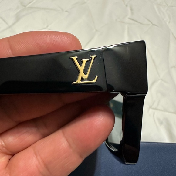 Mens . Louis Vuitton. (New authentic 100%  Z1502W 
Evidence Sunglasses - Picture 9 of 11